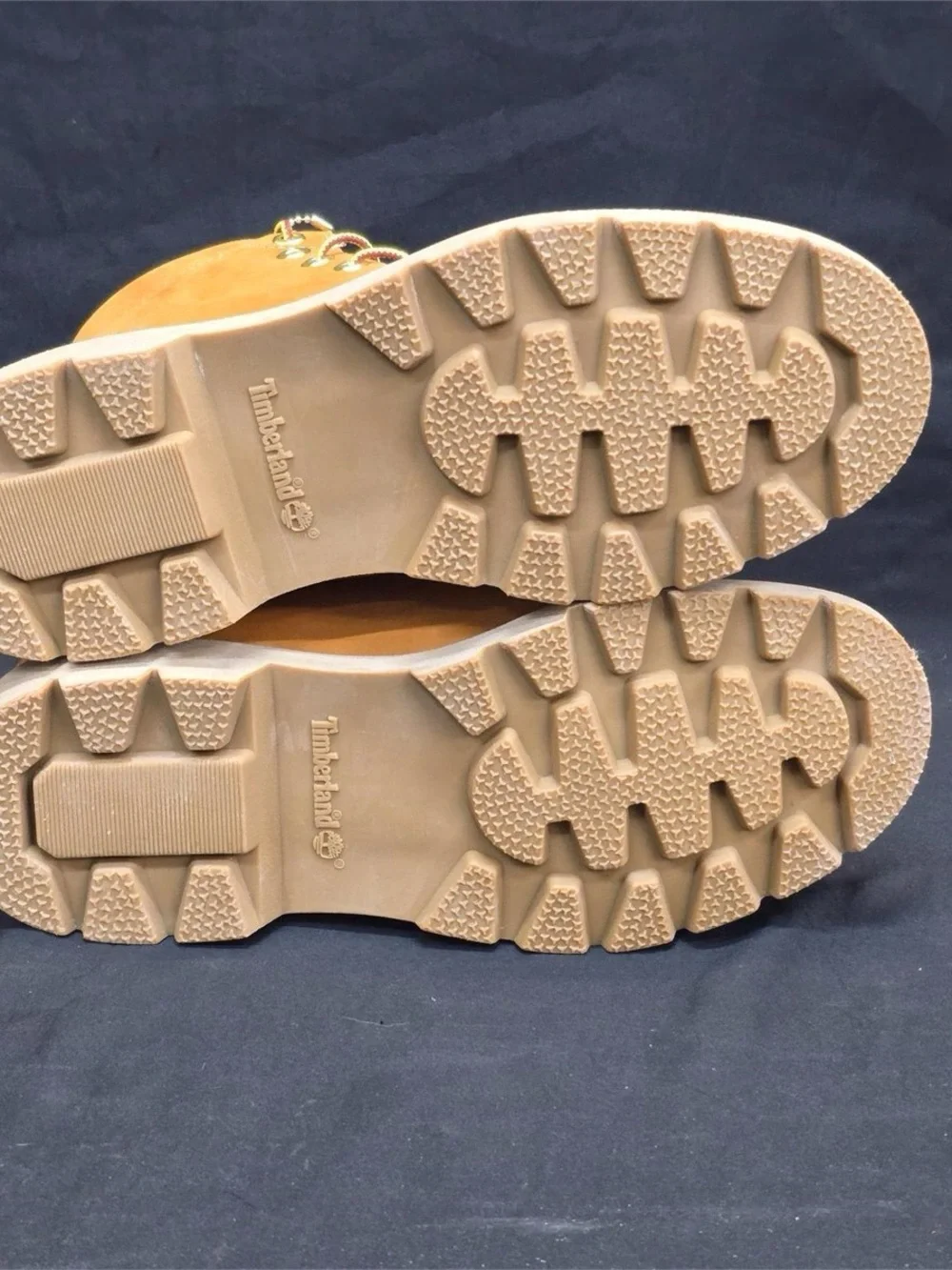 NWT Timberland Classic 6” Waterproof Boots Wheat Nubuck Men’s 7.5